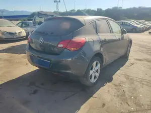OPEL ASTRA J BERLINA 5P foto 5