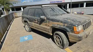 JEEP GRAND CHEROKEE (ZJ/Z) foto 2