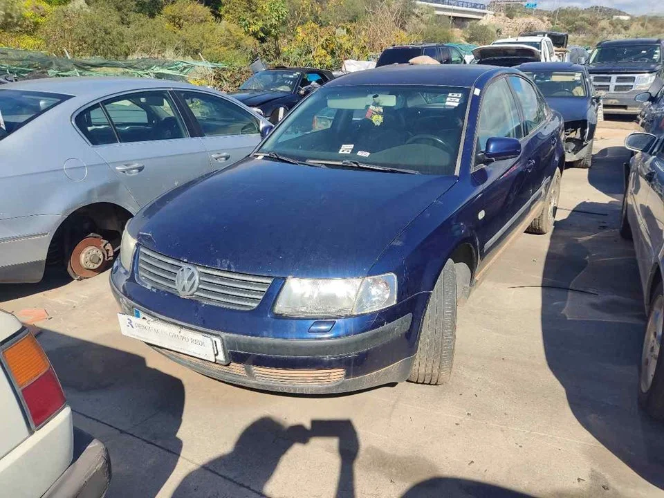 VOLKSWAGEN PASSAT BERLINA (3B2)