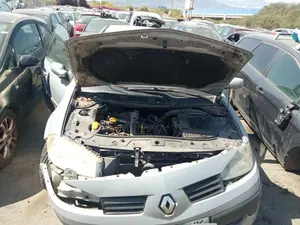 RENAULT MEGANE II CLASSIC BERLINA foto 2