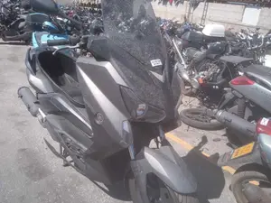 YAMAHA X-MAX 125 foto 4