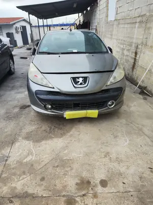 PEUGEOT 207 CC CABRIO-COUPÉ foto 1