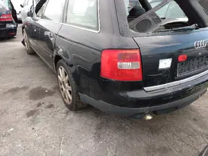 AUDI A6 BERLINA (4B2) foto 3