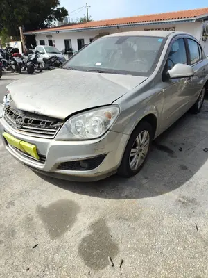 OPEL ASTRA H BERLINA foto 1