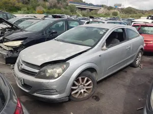 OPEL ASTRA H GTC foto 5