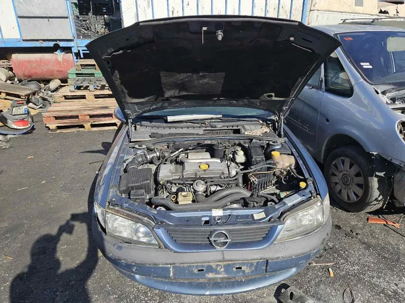 OPEL VECTRA B BERLINA