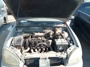 DAEWOO LANOS foto 6