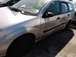 FORD FOCUS BERLINA (CAK) foto 2