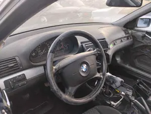 BMW SERIE 3 BERLINA (E46) foto 6