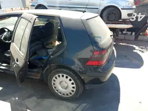 VOLKSWAGEN GOLF IV BERLINA (1J1)(10.1997) foto 5