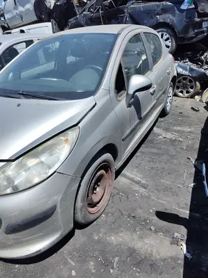 PEUGEOT 207 foto 3