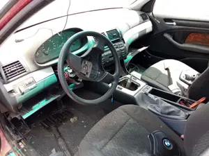 BMW SERIE 3 BERLINA (E46) foto 6