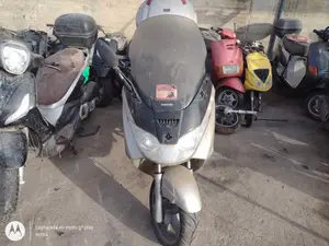 PIAGGIO (VESPA) X 8 foto 3