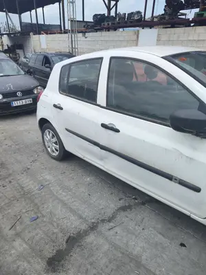RENAULT CLIO III foto 4