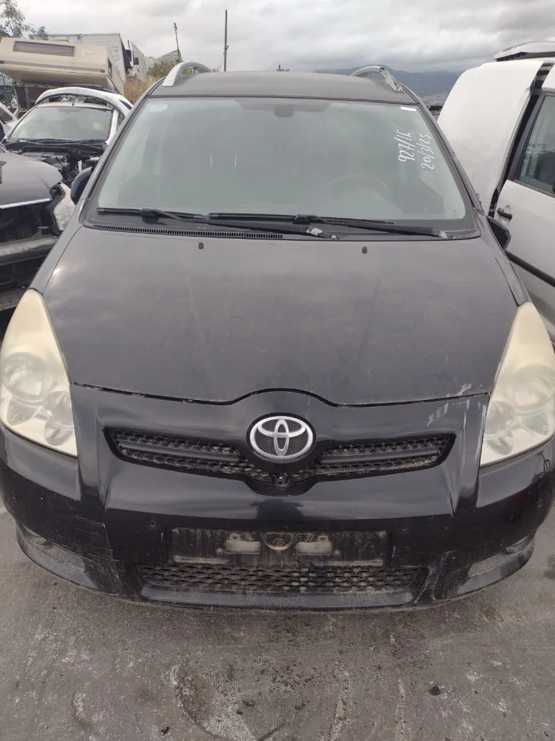 TOYOTA COROLLA VERSO (R1)
