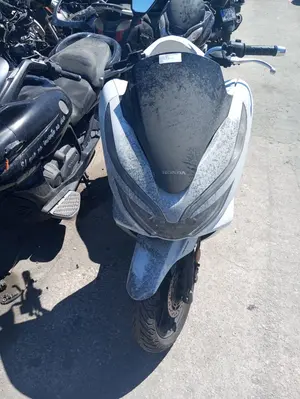 HONDA PCX 125 foto 1