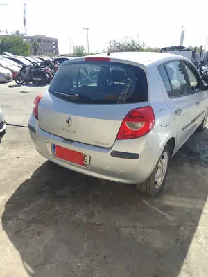 RENAULT CLIO III foto 4