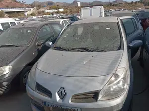 RENAULT CLIO III foto 1