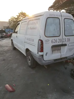 NISSAN VANETTE CARGO foto 4