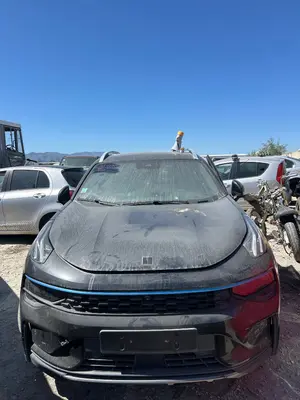 LYNK & CO 01 foto 1