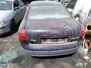 AUDI A6 BERLINA (4B2) foto 6