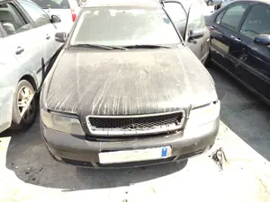 AUDI A4 BERLINA (B5) foto 11