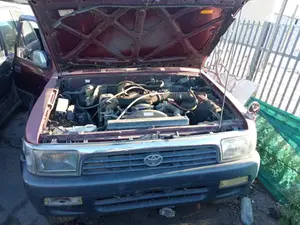 TOYOTA  foto 2