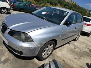 SEAT CORDOBA BERLINA (6L2) foto 2