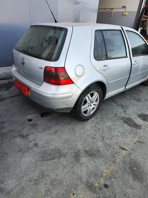VOLKSWAGEN GOLF IV BERLINA (1J1)(10.1997) foto 4