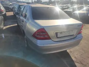 MERCEDES-BENZ CLASE C (BM 203) BERLINA foto 3