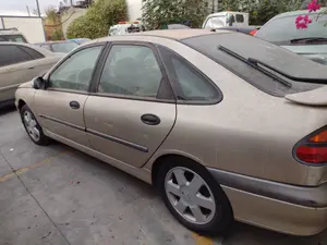 RENAULT LAGUNA (B56) foto 23