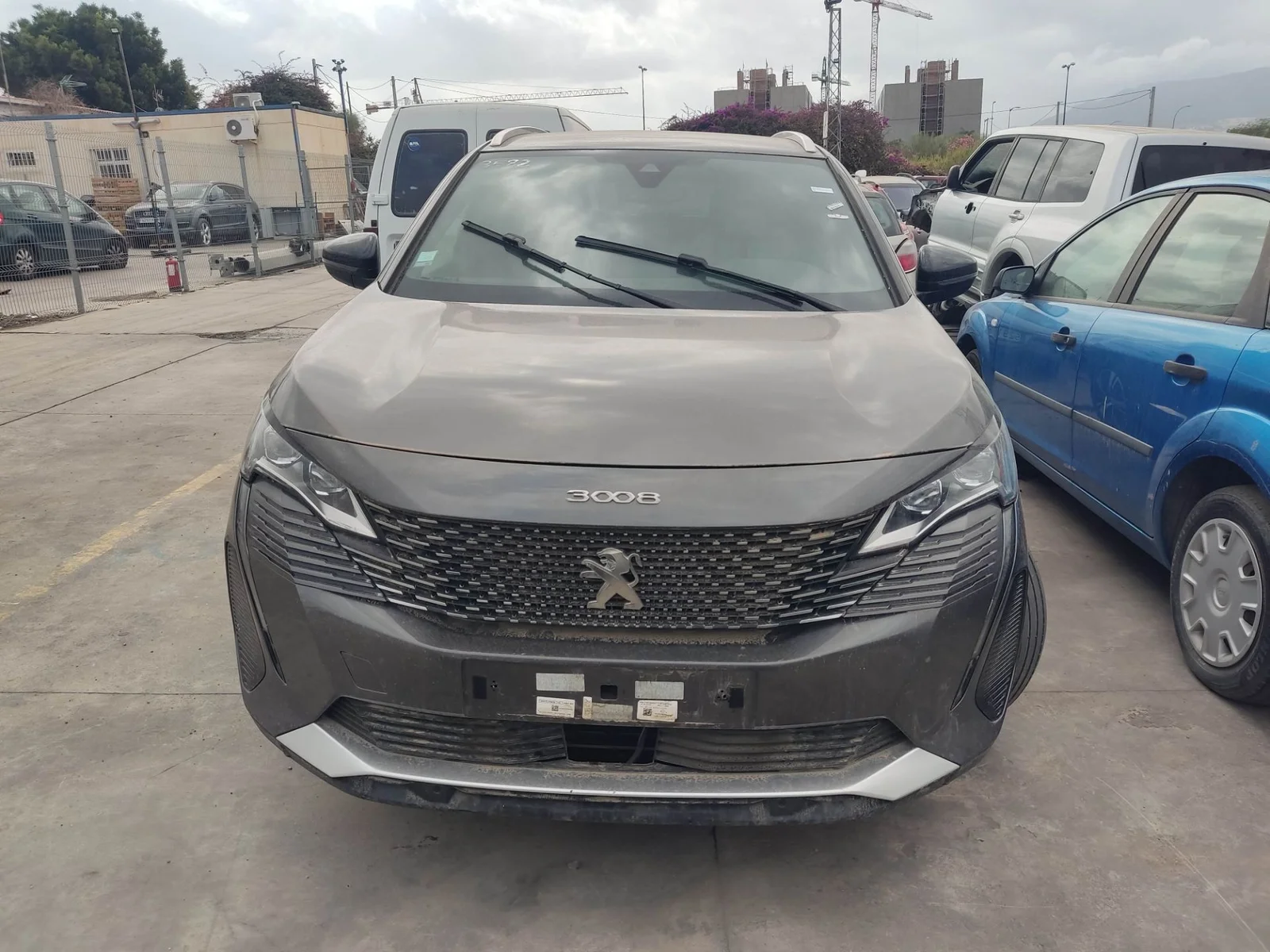 PEUGEOT 3008