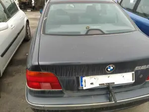 BMW SERIE 5 BERLINA (E39) foto 2