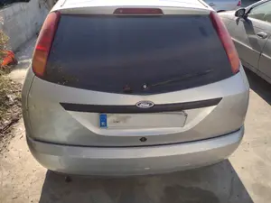 FORD FOCUS BERLINA (CAK) foto 7