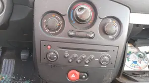 RENAULT CLIO III foto 25