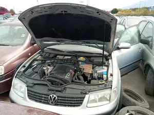 VOLKSWAGEN PASSAT BERLINA (3B2) foto 6