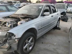 BMW SERIE 3 BERLINA (E46) foto 2