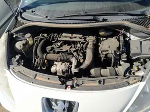 PEUGEOT 207 foto 5