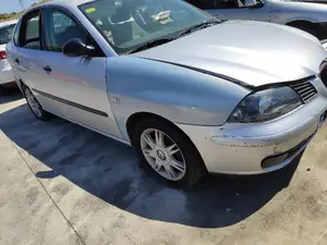 SEAT CORDOBA BERLINA (6L2) foto 3