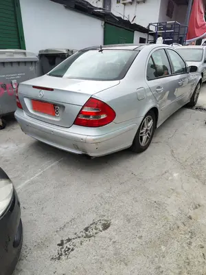 MERCEDES-BENZ CLASE E (BM 211) BERLINA foto 4