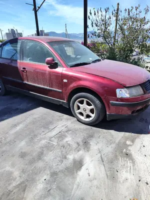 VOLKSWAGEN PASSAT BERLINA (3B2) foto 8
