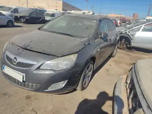 OPEL ASTRA J BERLINA 5P foto 2