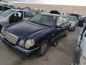 MERCEDES-BENZ CLASE E (BM 210) BERLINA foto 5