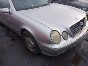 MERCEDES-BENZ CLK (BM 208) COUPE foto 2