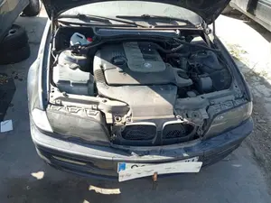 BMW SERIE 3 BERLINA (E46) foto 6