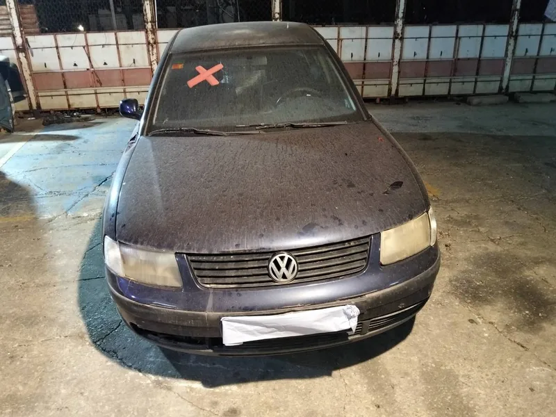 VOLKSWAGEN PASSAT BERLINA (3B2)