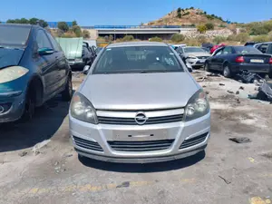 OPEL ASTRA H BERLINA foto 1