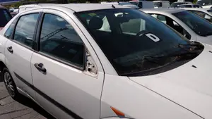 FORD FOCUS BERLINA (CAK) foto 28