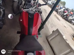 DUCATI MONSTER 1100 foto 4