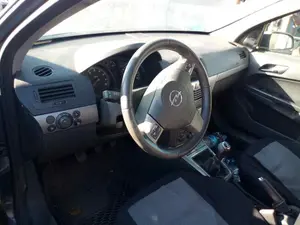 OPEL ASTRA H BERLINA foto 6